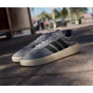 NEW ADIDAS Barreda Decode Men's 10.5 JR3518 Gray / Black